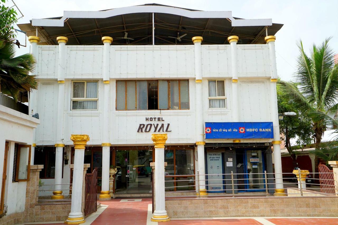 Hotel Royal Ахмедабад Экстерьер фото