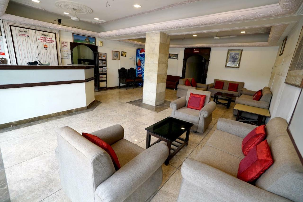 Hotel Royal Ахмедабад Экстерьер фото